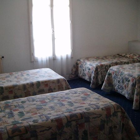 Hotel Central Lourdes Bilik gambar